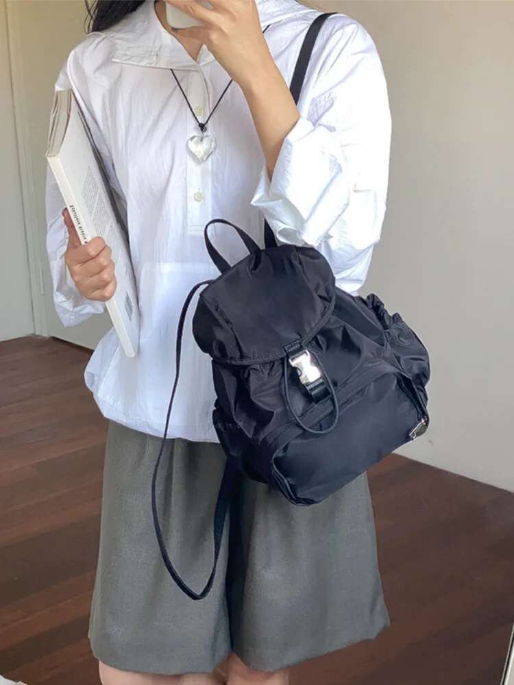 Fashion Casual Nylon Backpack For Women 2025 New Korean Flip Cover College Style Student Bags Simple Solid Handbags Lady