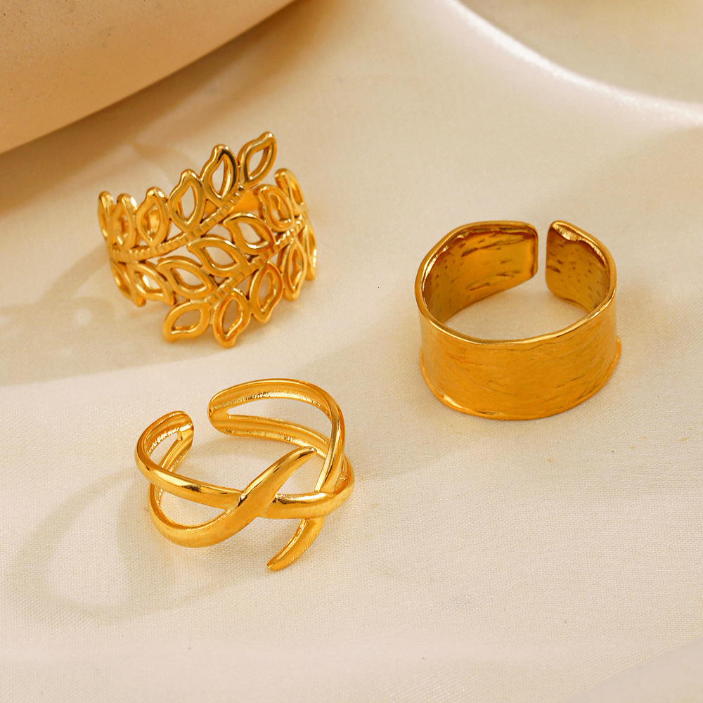 Popular and fashionable geometric open with female personality, wide face heart-shaped titanium steel ring