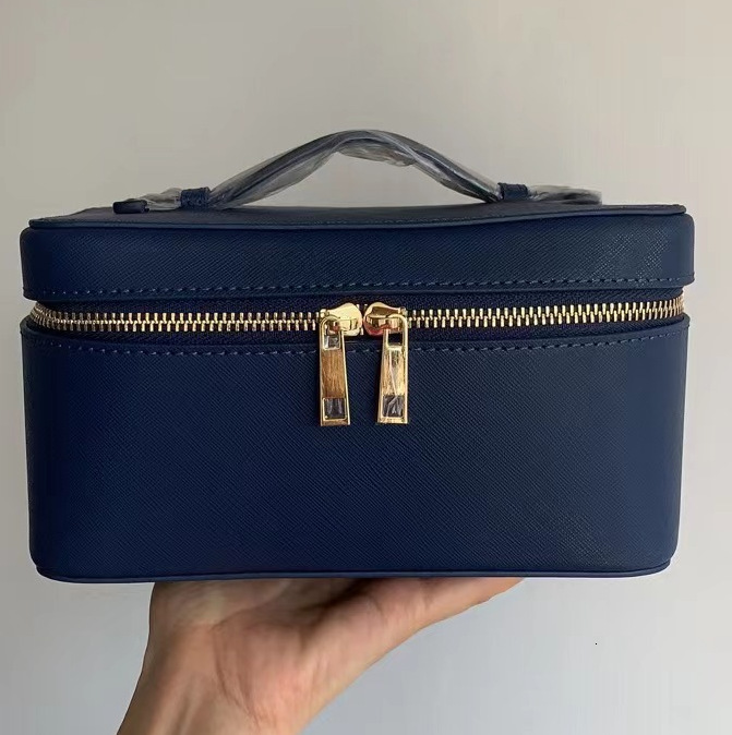 Fashionable and portable travel grooming storage bag with large capacity for dinner parties hand-held leather makeup case for women 250224