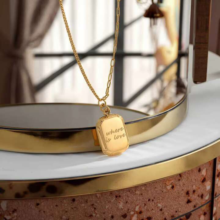 Elegant Gift Women's Clavicle Chain Jewelry Fashion Block Design Stainless Steel Pendant Necklace