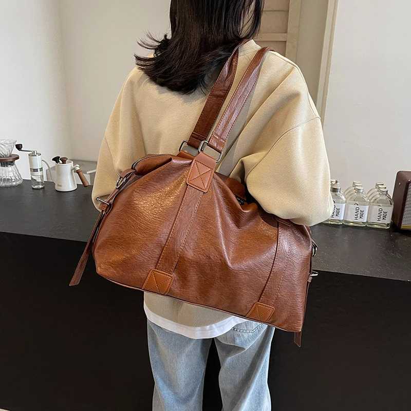 Oversized Women Duffel Bags Soft PU Leather Large Capacity Black Shoulder Crossbody Bags For Travelling Shopping Luxury HandbagsXJ250512