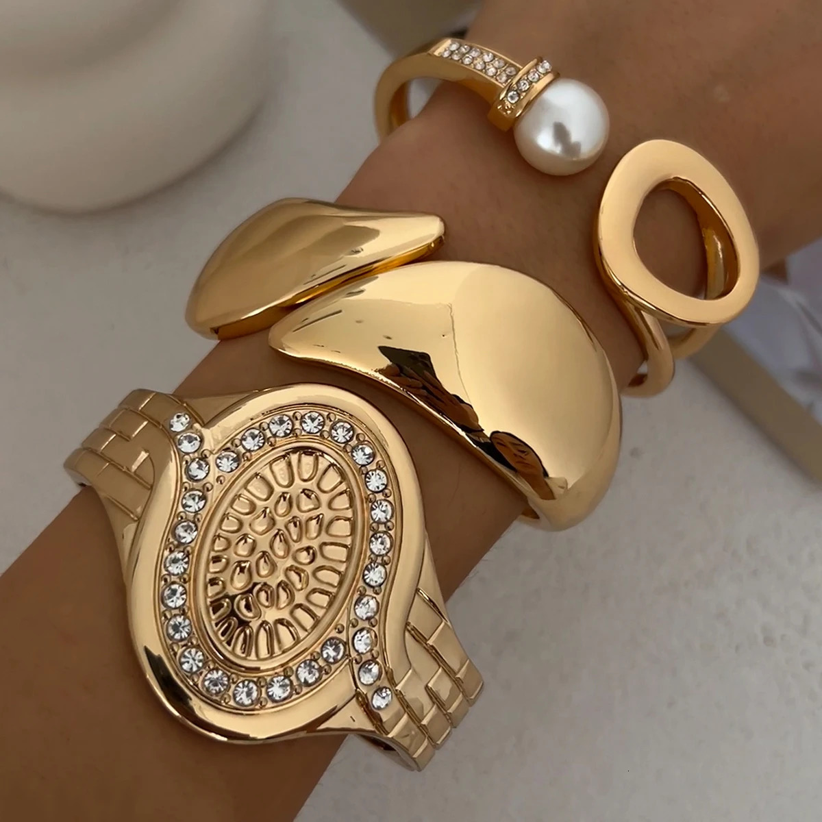 IngeSight Z Exaggerated Large Inlaid Rhinestone Watch Shaped Heavy Metal Spring Bangles Womens Classic Statement Party Jewelry 250512