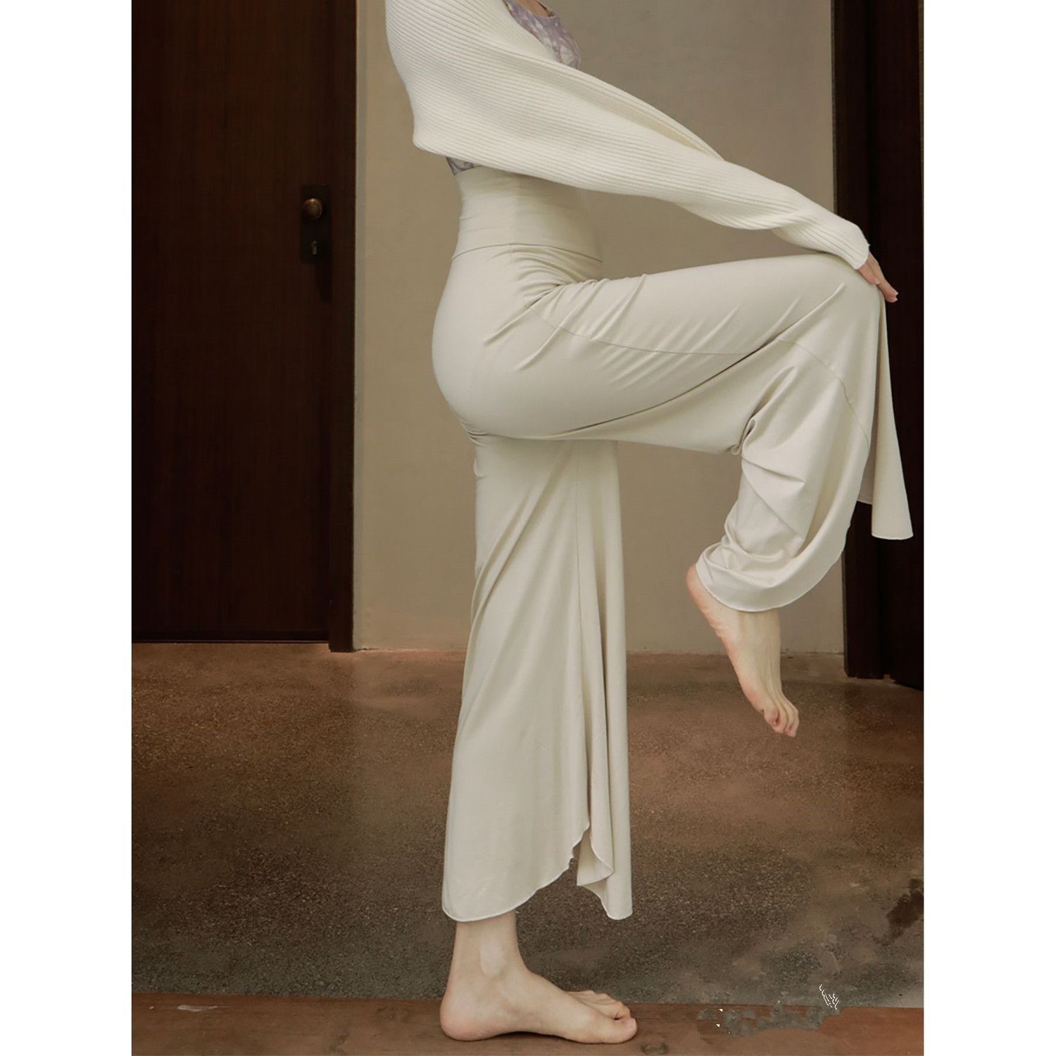Lightweight loose yoga summer slightly flared thin casual high-waisted breathable white cloud pants for women