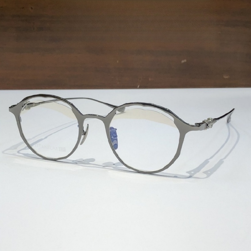 High Quality Men optical glasses Classic Luxury Designer Women eyeglass Titanium Punk Business Design Prescription Spectacle Frames with box 8109 SIZE