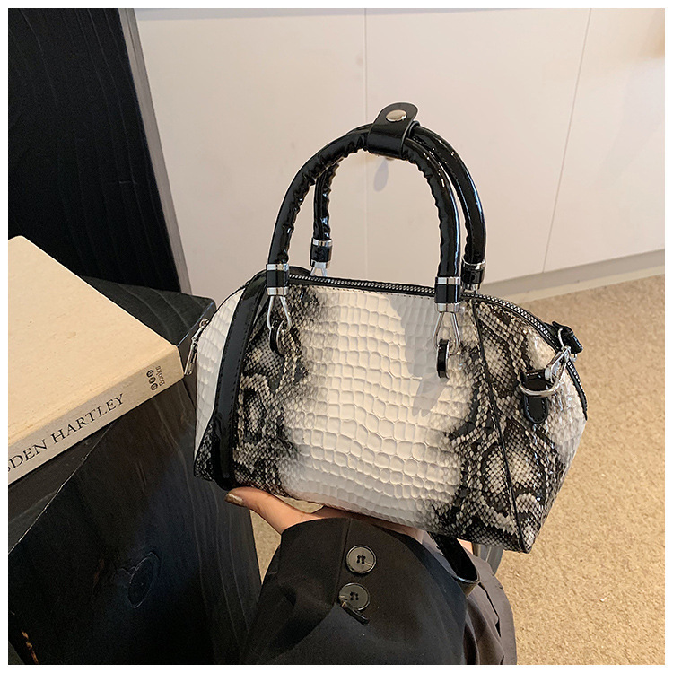 2025 Free Shipping New Women's Designer Bag Fashion Serpentine Shell Women's Texture French Handbag Multi Functional Single Shoulder Slant F