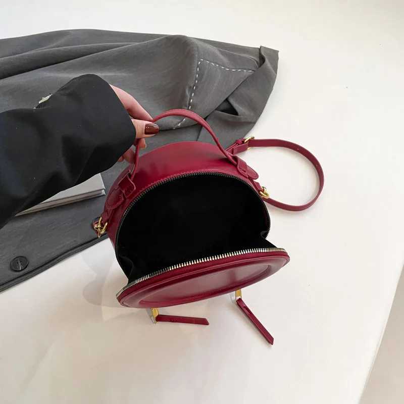 Solid color Crossbody Bag For Women Round Small Handbag Women Fashion Designer Bags Leather Shoulder Bag Female Zipper Purses Z250512