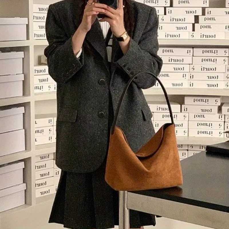 Womens Fashion Shoulder Bag Retro Style Casual Suede Handbag No Special Features Available in Light Brown and Dark BrownW250512