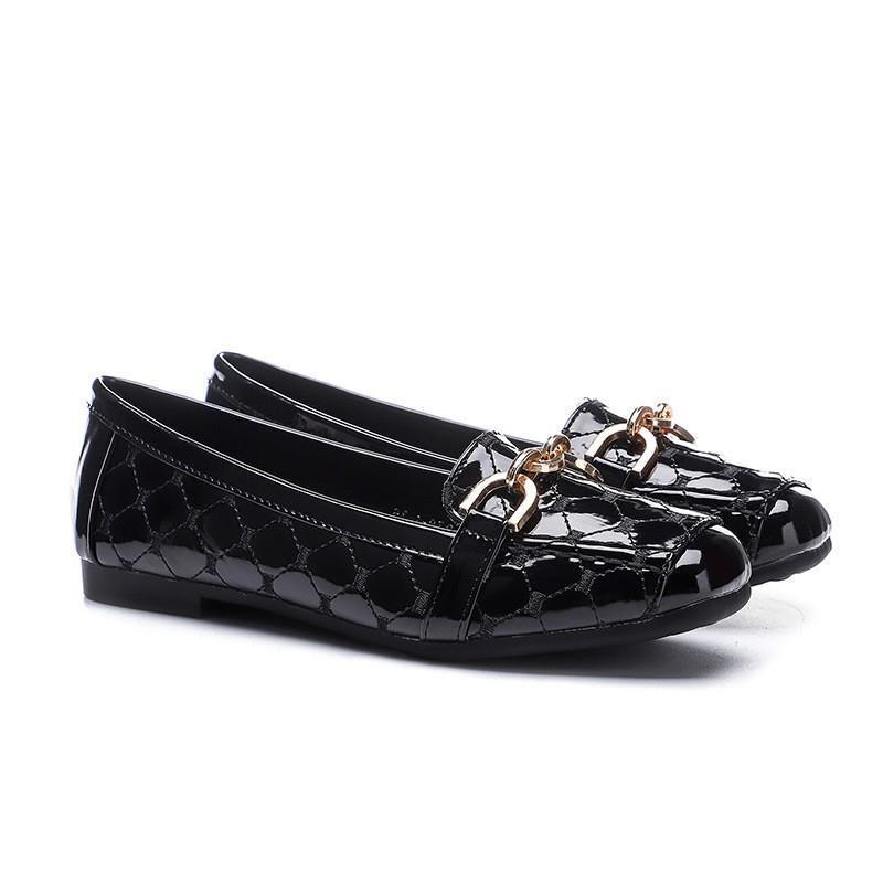 Square-toed bright leather single-shoe women's spring and summer new flat-bottomed soft-soled breathable bean shoes are fashionable and versatile