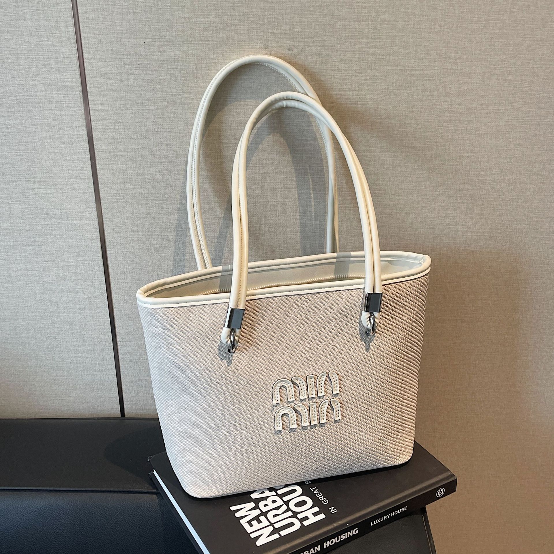 2025S designer large capacity tote min new beach woven women handbag fashionable armpit niche shoulder bag