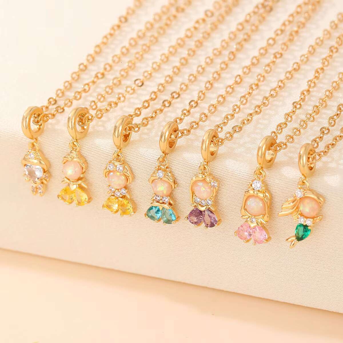 Jeutelis Fashion Gold Copper Mermaid Princess Cartoon Pendant Necklace Inlaid with Zircon for Women