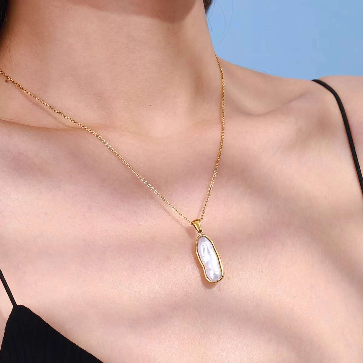 New Women's Gold Style Stainless Steel Reverse Star Pendant Link Two tone Necklace