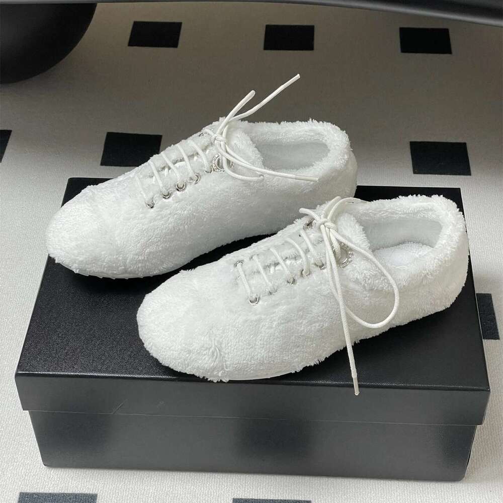 Women Sneakers Solid Colors Plush Sports Crystals Round Toes Lace Up Leisure Concise Designer Shoes Zapatillas De Mujer