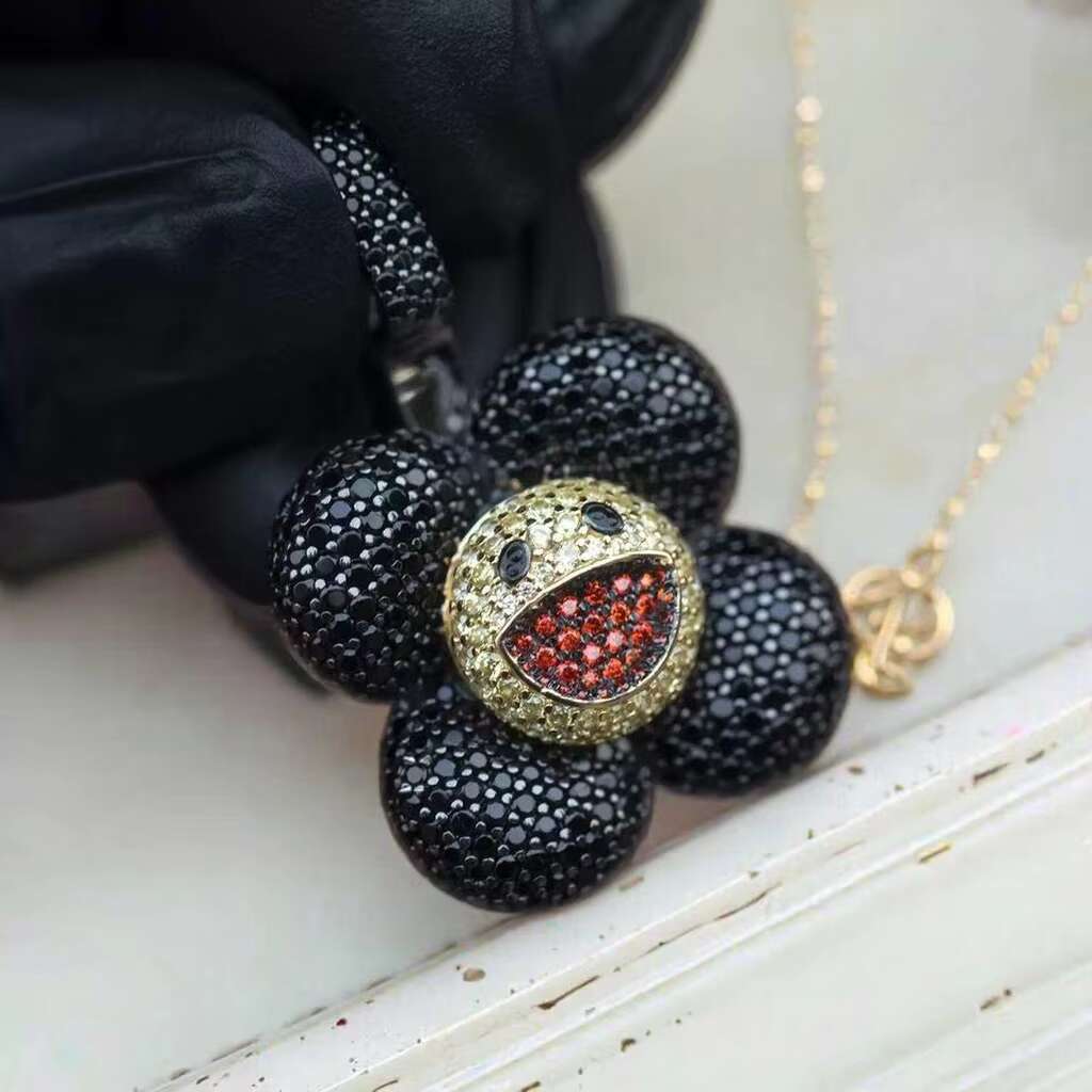Fashionable Hip-Hop Big Mouth Rotating Flower S925 Silver Pendant For Both Men And Women Plated With 18K Real Gold