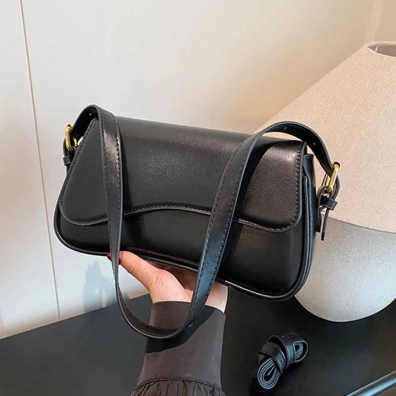 Womens Convertible Saddle Crossbody Shoulder Bag Handbag with 2 Adjustable Straps Casual Purse for Daily Use Work Travel Z250512