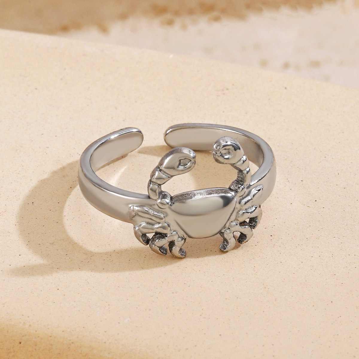 Popular stainless crab ring, women's fashionable hip-hop animal opening adjustable titanium steel ring