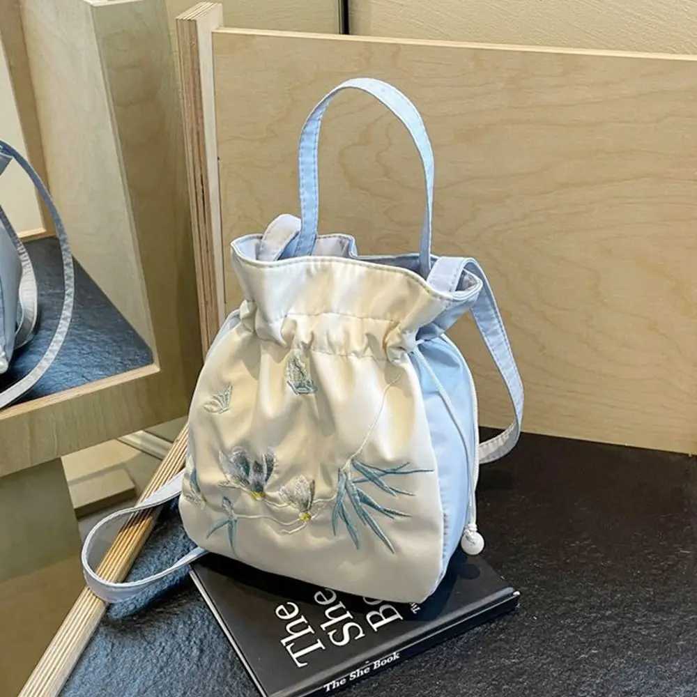 Chinese Style Antique Hanfu Accessories Bag Handmade Lace Embroidered Fabric One-Shoulder Messenger Portable Bucket Z250512