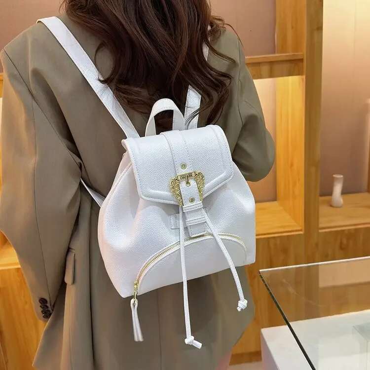 New Trendy Women's Small Commuter Backpack - Drawstring Style, Niche & Stylish, Versatile for Daily Use