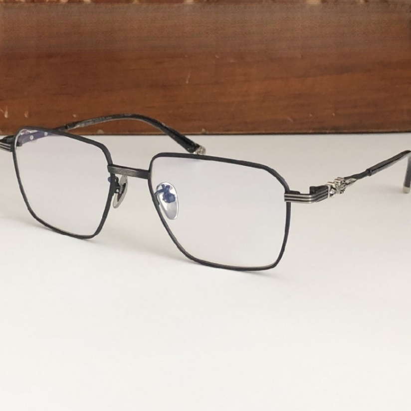High Quality Men optical glasses Classic Luxury Designer Women eyeglass Titanium Punk Business Design Prescription Spectacle Frames with box 8113 SIZE