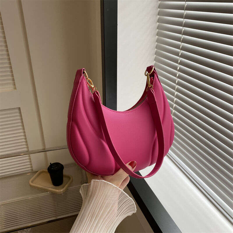 High Beauty French Bags for Women 2025New Fashionable Niche Underarm Bag Versatile Ins Single Shoulder Net Red Envelope