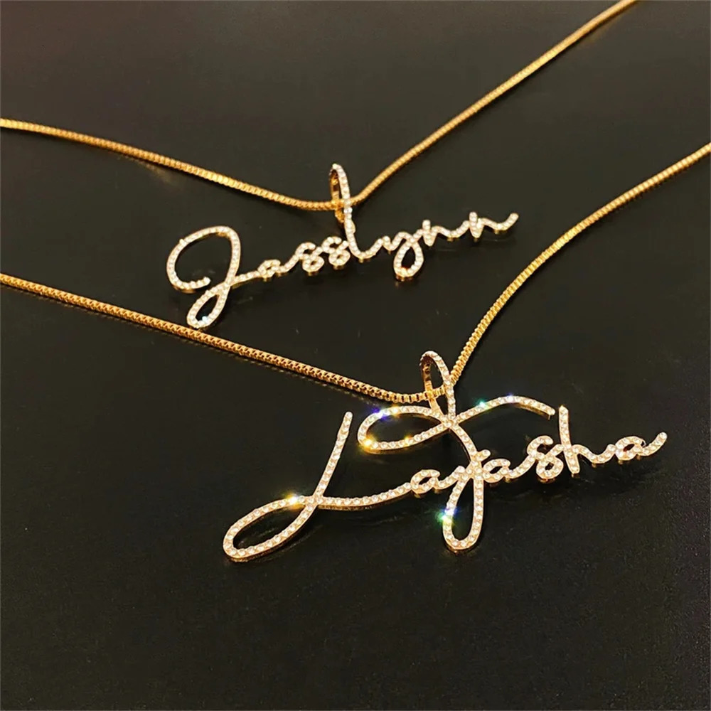 LeeChee Diamond Button Custom Name Necklace Cursive Script Personalized Jewelry Gift 250512