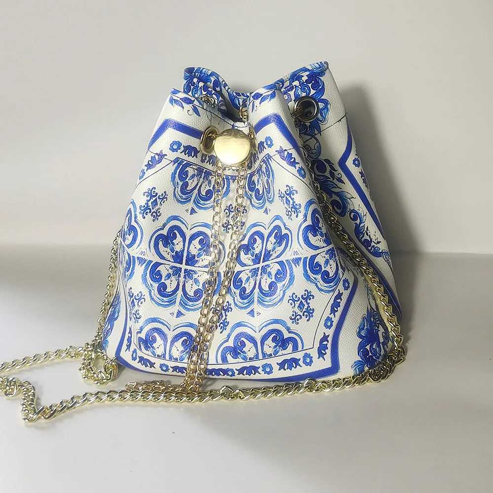 Crossbody Bag Womens 2024 New Niche Bucket Bag Fashion Temperament Bridal Red Wedding Bag Z250512