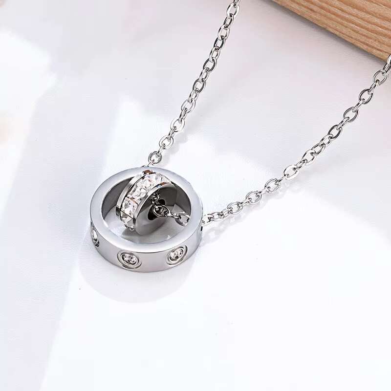 Hot selling high-quality stainless steel heart jewelry collarbone chain gold-plated zircon women's necklace gift