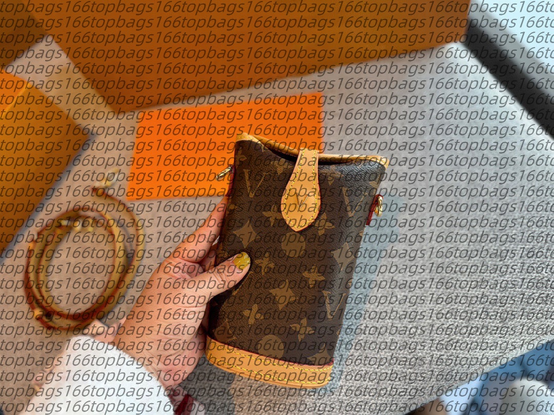 Designers mini French fries bag leather fold me pouch nano women shoulder bag classic womens crossbody Evening bags Mobile phone case wallet purse M80874