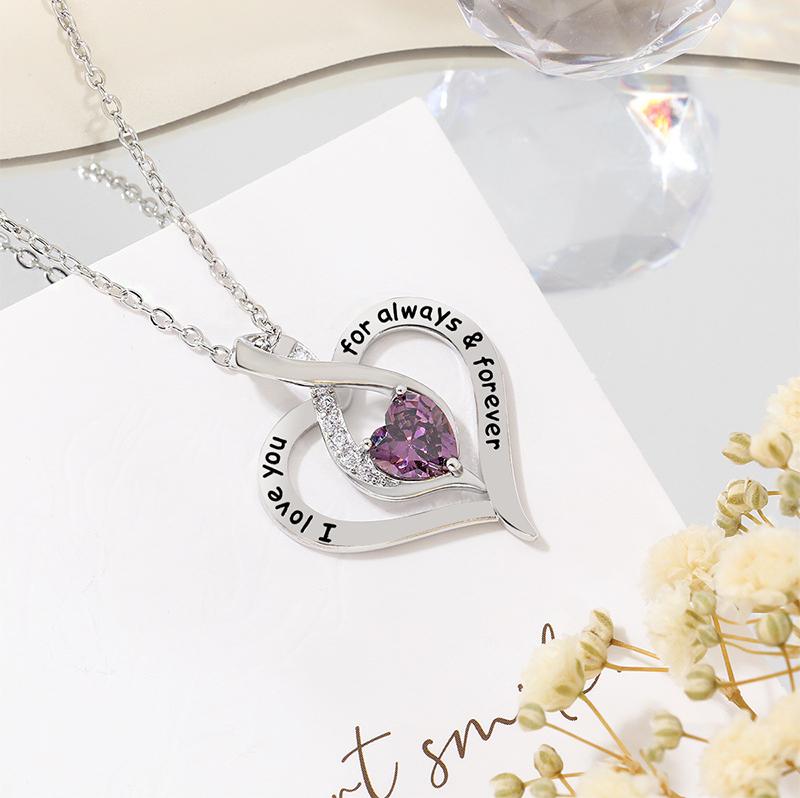 Sophisticated Eternity Love Statement Jewelry: Handcrafted Jet Stone Heart Pendent