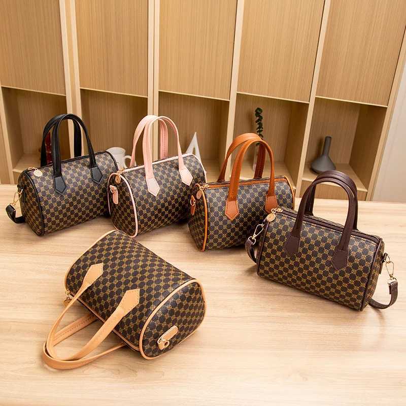 Womens Bag New Trend Fashion Casual Four Leaf Grass Printing Cross Shoulder Pillow Bag Lingge Embroidered HandbagXJ250512