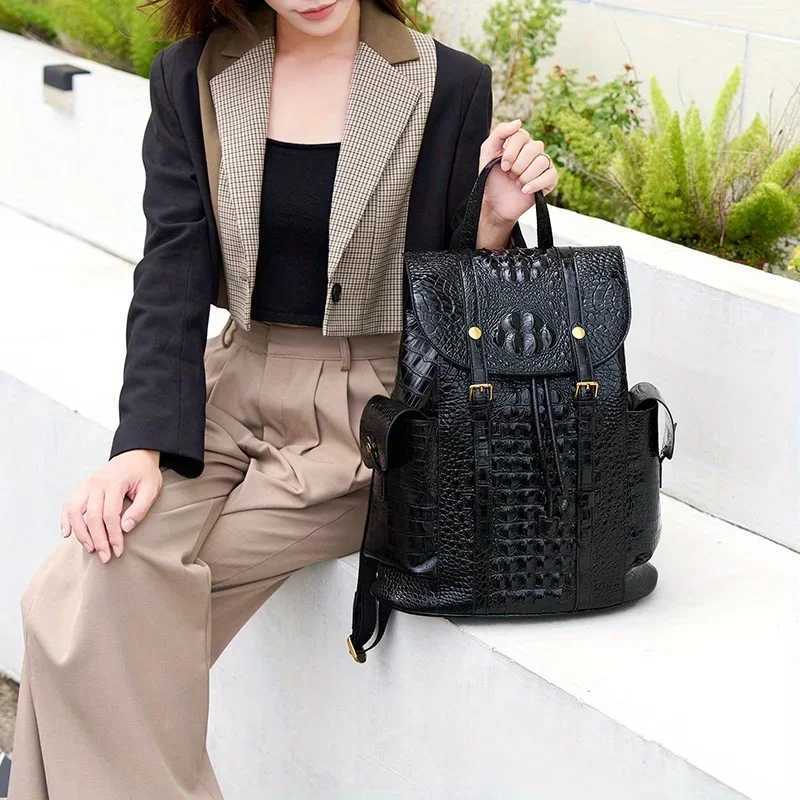 2024 New Fashion Crocodile Pattern Backpack Large Capacity Womens Daily Travel Backpack with Adjustable Shoulder Straps Z250512