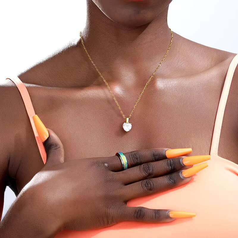 Grass Stone Fashion Shaped Women Sier Gold Color Chain Cute Single Heart Zircon Pendant Necklace for Girls