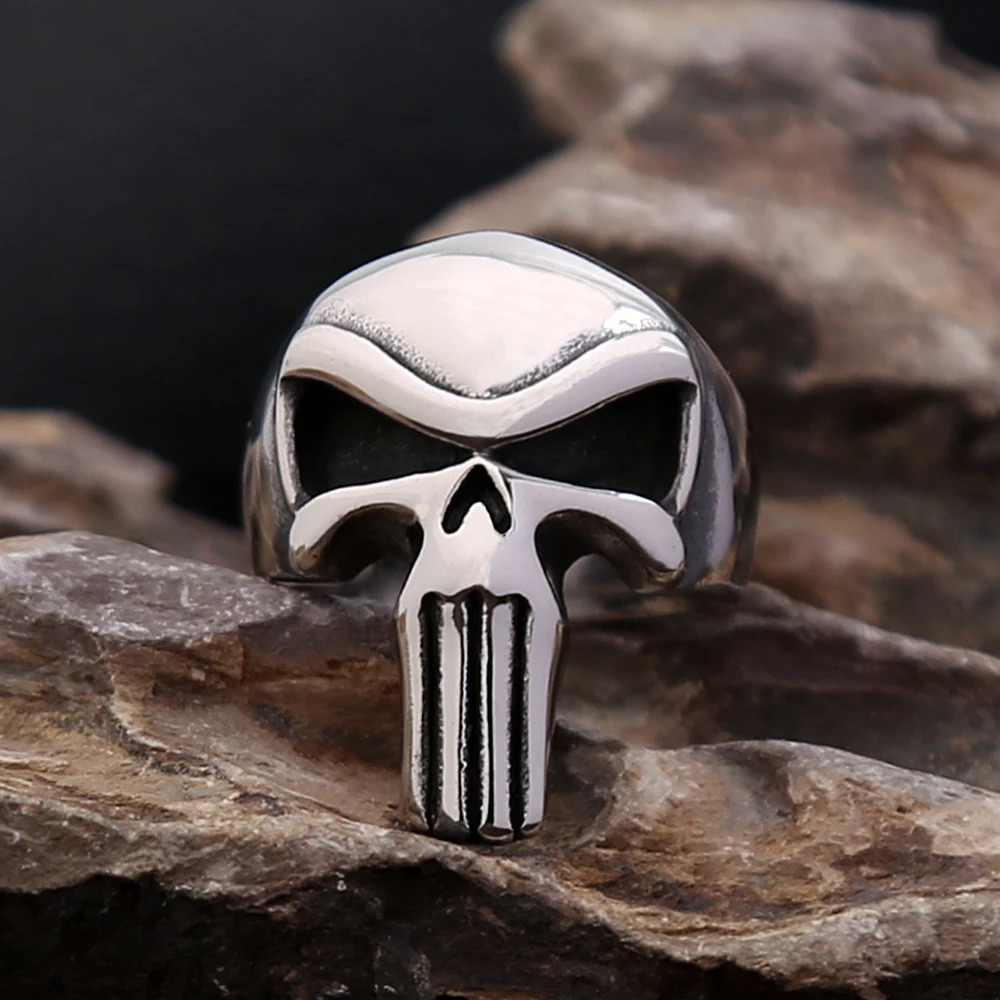 Fashion Retro High Polished Stainless Steel Skull Ring for Men Punk Simple Personality Skull Rings Motorcycle Amulet Jewelry 250509