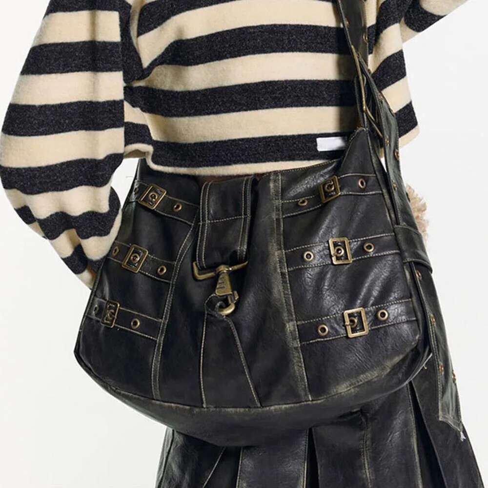 Women Gothic Handbag Locomotive Y2k Shoulder Versatile Leather Hobo Punk Armpit Bag Aesthetic Purse