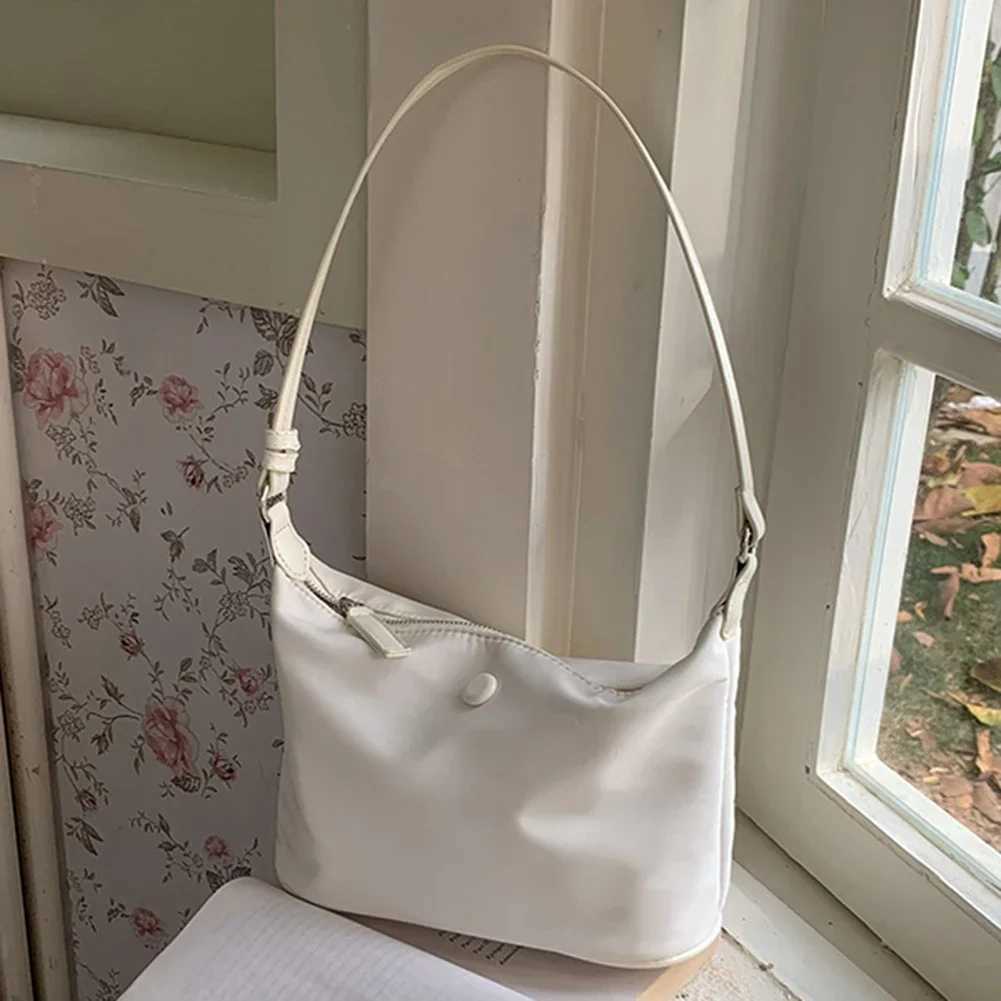 Womens Nylon Hobo Bag Nylon Crossbody Bag Zipper Lightweight Shoulder Bag Solid Color Chic Large Capacity Coin Key PurseXJ250512