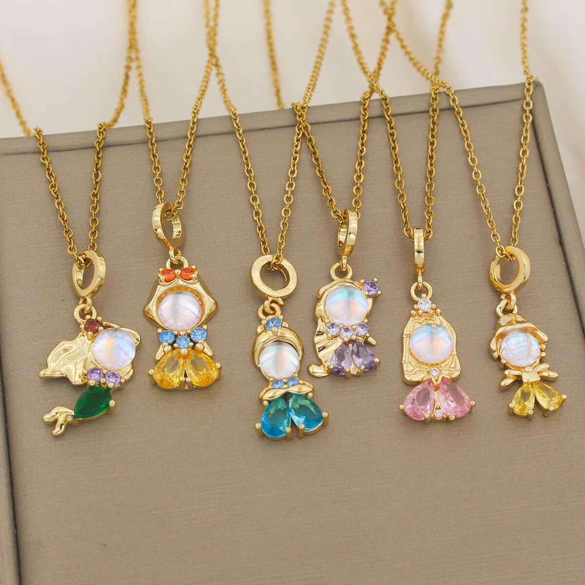 Jeutelis Fashion Gold Copper Mermaid Princess Cartoon Pendant Necklace Inlaid with Zircon for Women