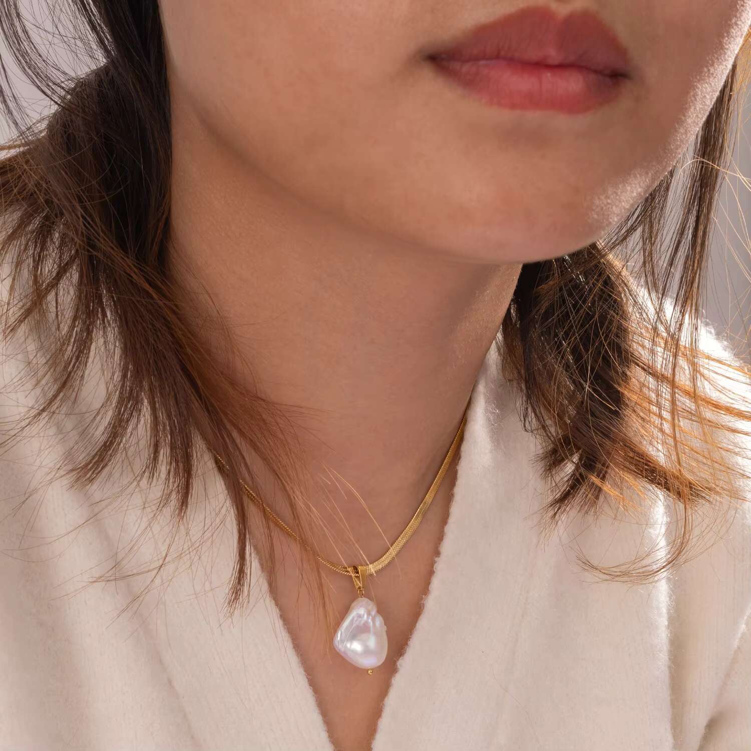 New INS Fashion Jewelry Gold Plated Stainless Steel Snake Chain for Women Baroque Pendant Necklace