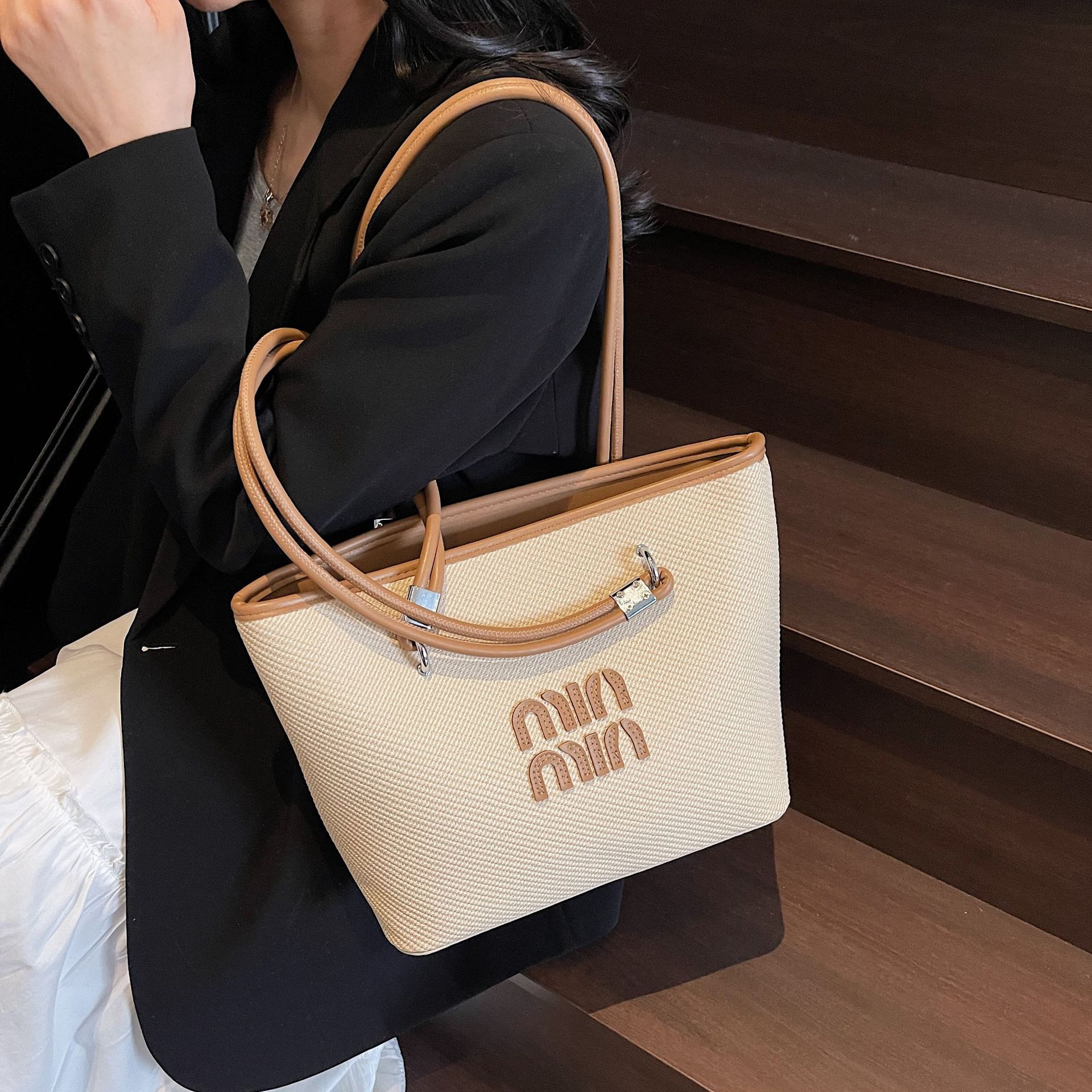 2025S designer large capacity tote min new beach woven women handbag fashionable armpit niche shoulder bag