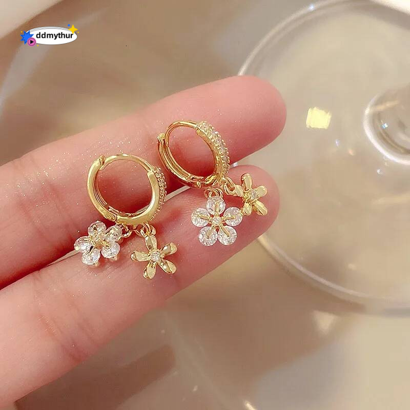 Micro Pave Zirconia Flower Hoop Earrings For Women Korean Style Delicate New Jewelry Wholesale ddmythur