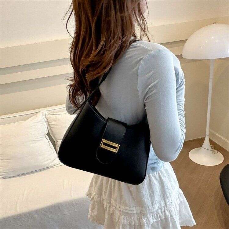 Advanced design baguette bag for women 2025 new niche fashion single shoulder armpit texture versatile