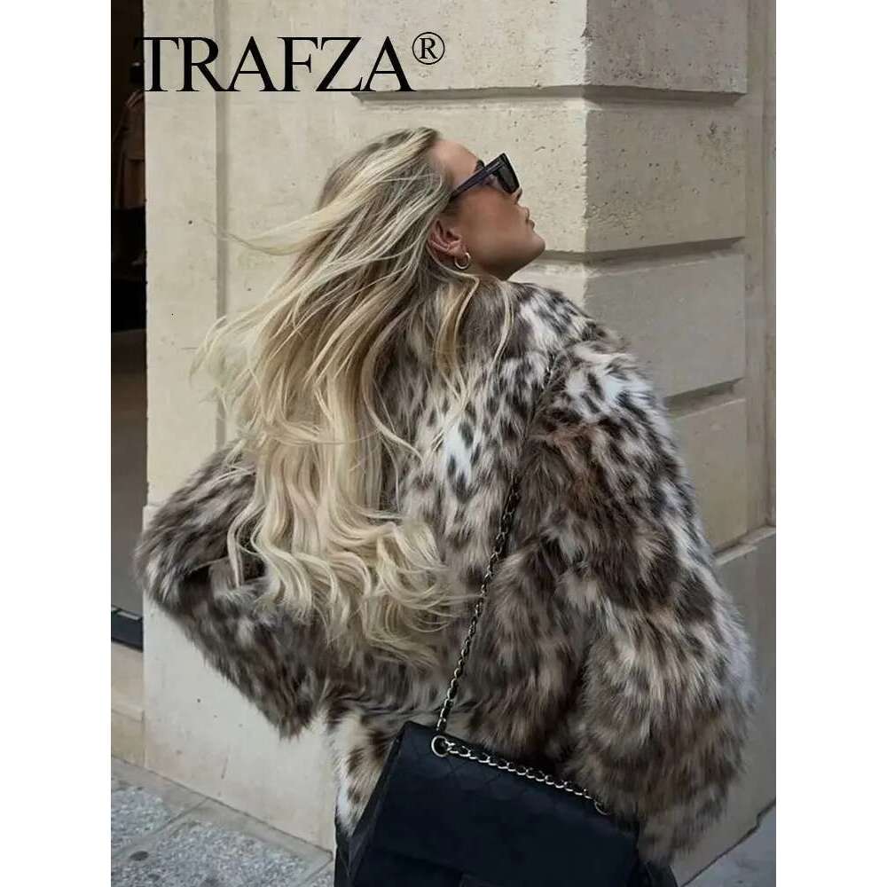 TRAFZA 2024 Woman Lapel Long Sleeves Side Pockets Casual Women Winter Leopard Print Faux Fur Loose Slim Warm Coat Mujer