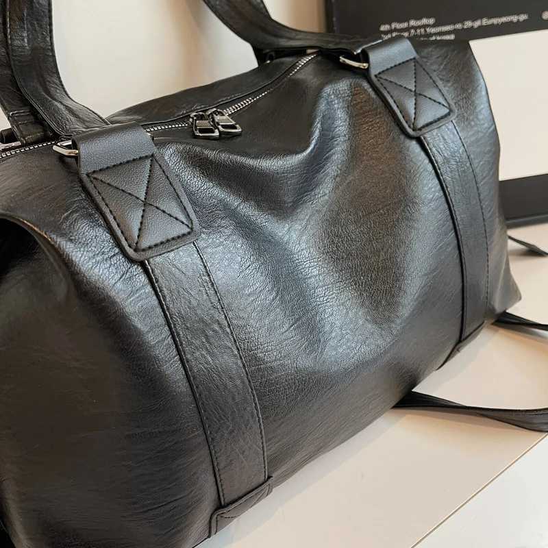 Oversized Women Duffel Bags Soft PU Leather Large Capacity Black Shoulder Crossbody Bags For Travelling Shopping Luxury HandbagsXJ250512