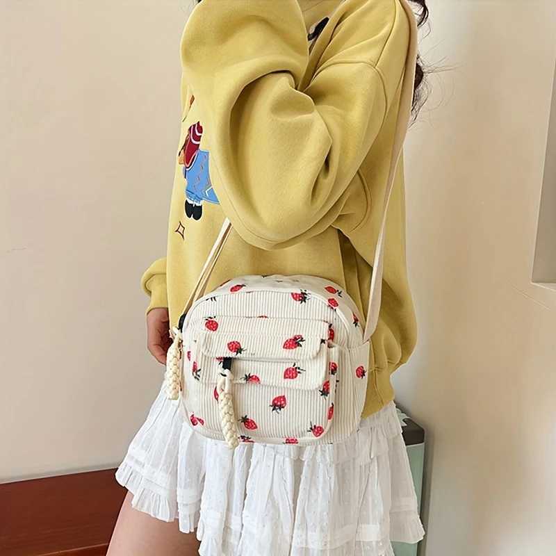 A Lovely Grassy Shoulder Bag Strawberry Pattern Multi-pocket Phone Bag Casual Crossbody Bag Womens Makeup Bag Student Bag.W250512