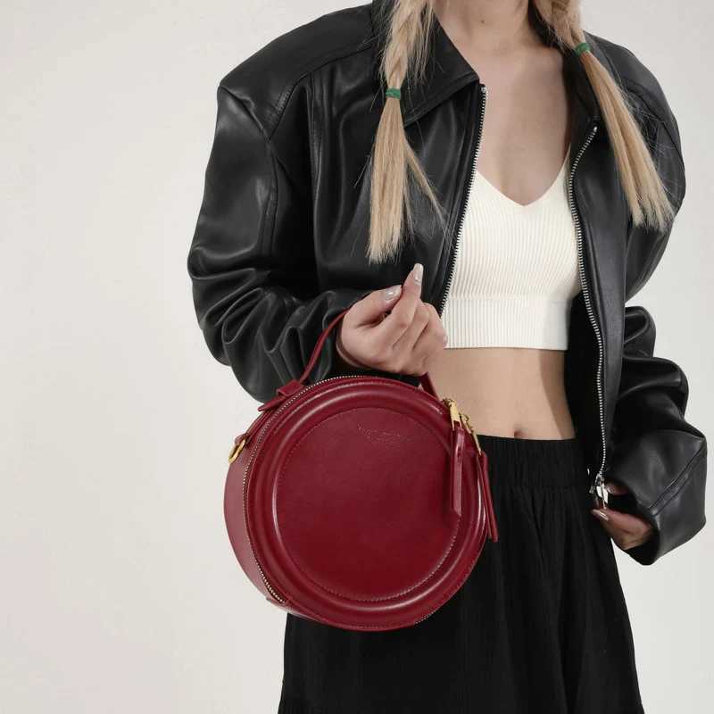 Solid color Crossbody Bag For Women Round Small Handbag Women Fashion Designer Bags Leather Shoulder Bag Female Zipper Purses Z250512