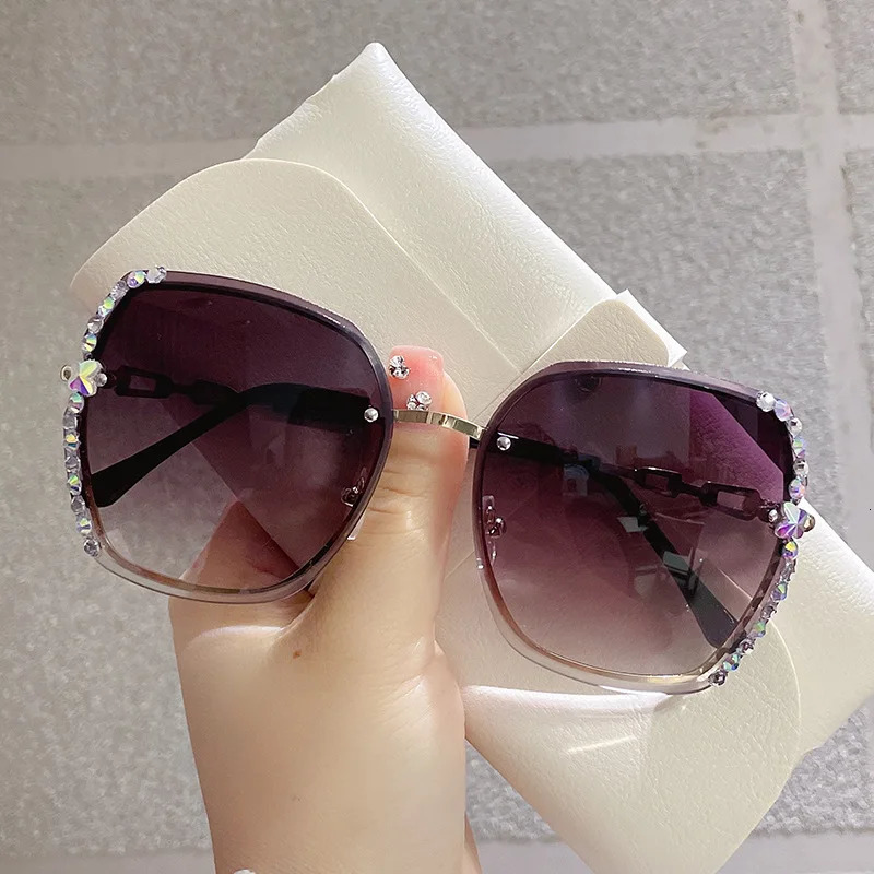 Diamond Decoration Frameless Fashion Sunglasses Mens and Womens Casual Gradient Glasses Summer Beach Party 250509