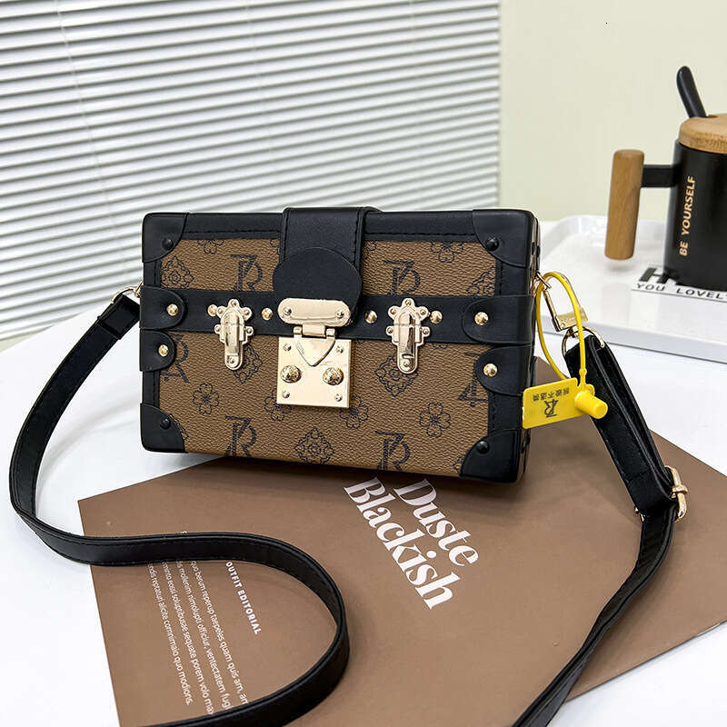 PU women's 2024 new single shoulder fashionable small box crossbody bag designer bag