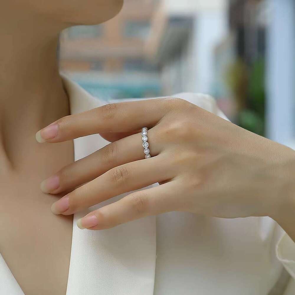 Fashionable Moissanite Eternal Ring - Set in pure silver, size 5-9 US, long-lasting elegance