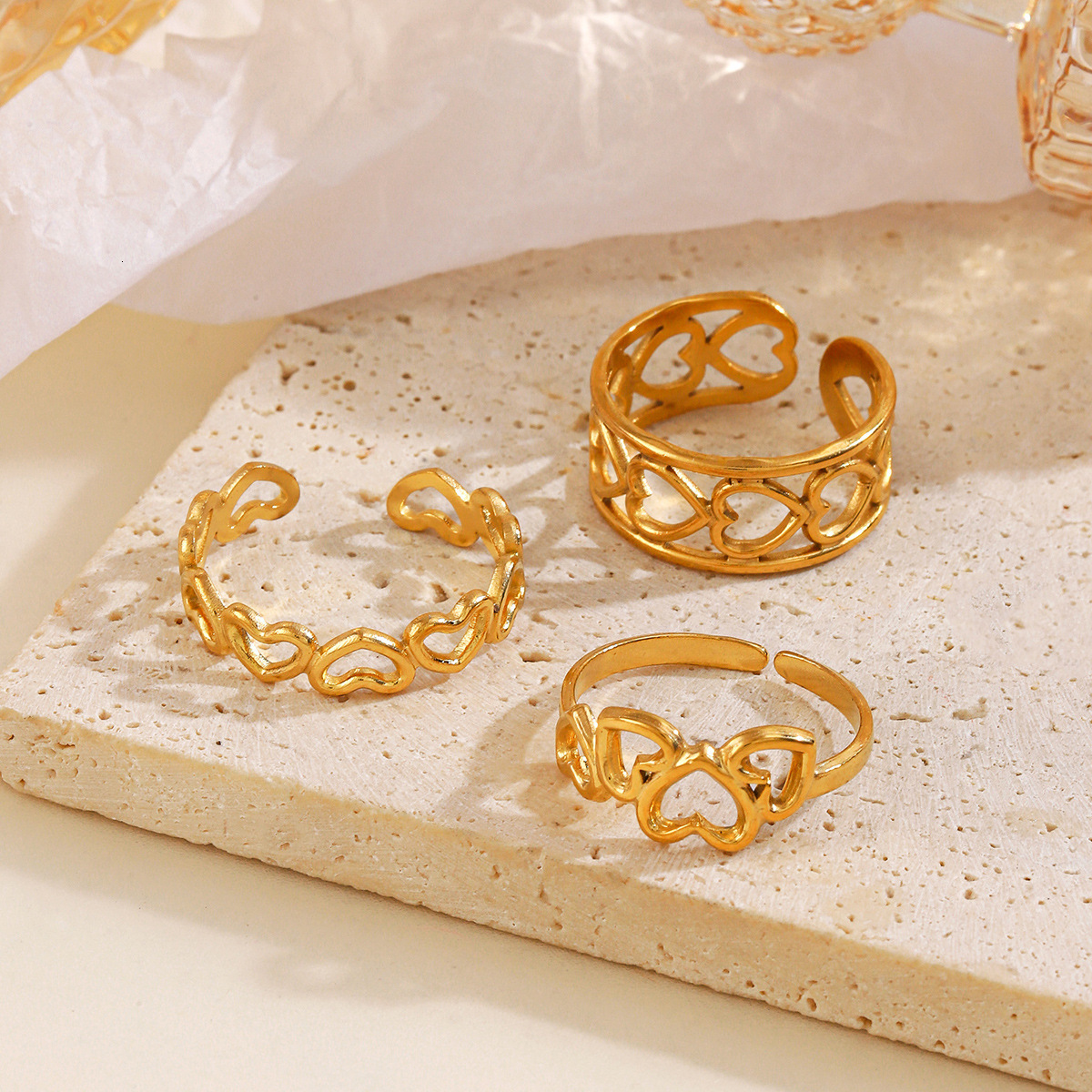 Fashionable stainless steel geometric heart opening with style niche design sense gold-plated line ring