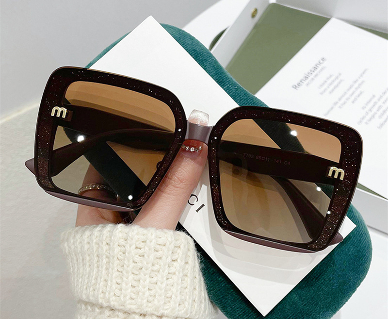 Designer Sunglasses Free Shipping 2025 New Fashionable Commuting High Quality Texture Light Luxury Sunglasses for Mens Womens