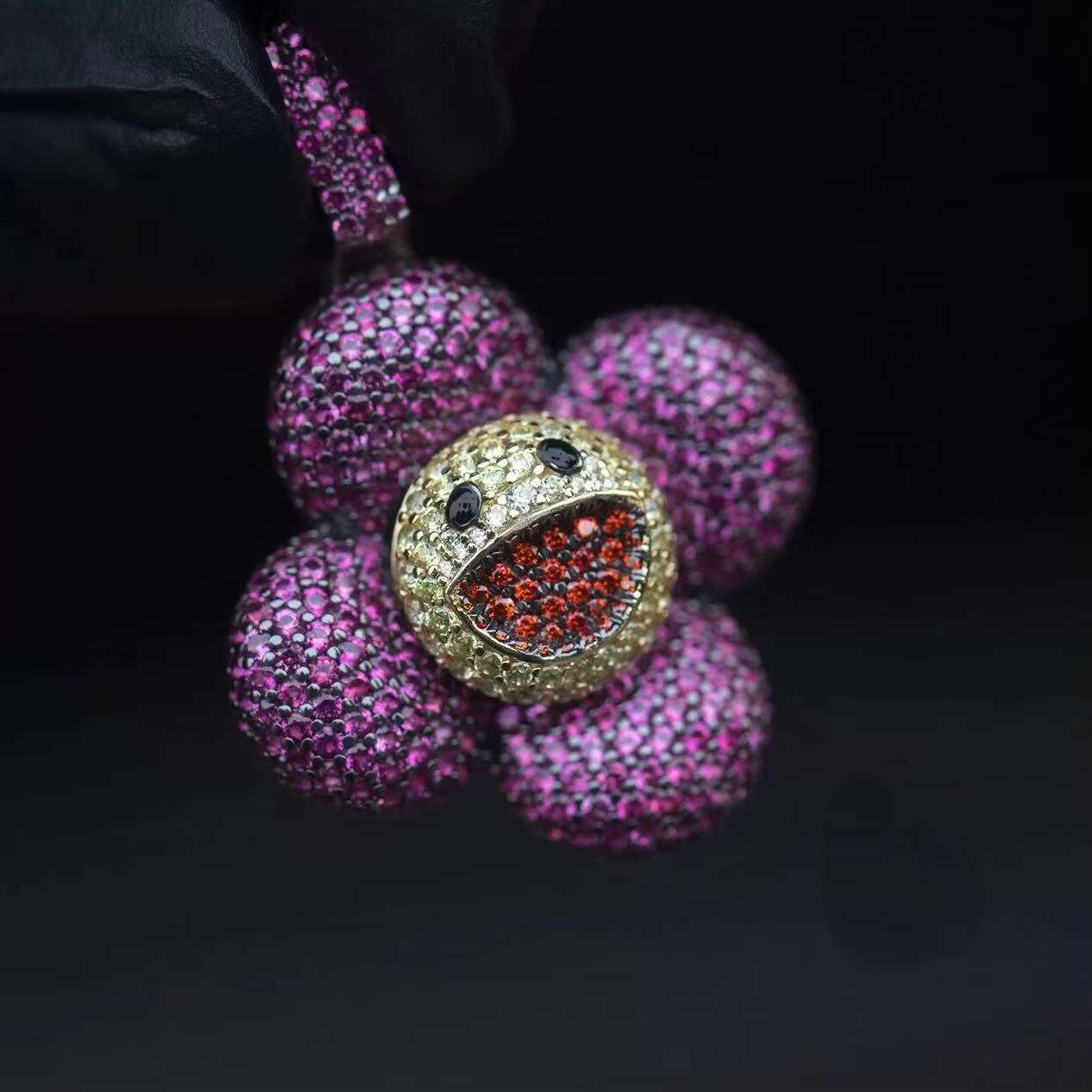 Fashionable Hip-Hop Big Mouth Rotating Flower S925 Silver Pendant For Both Men And Women Plated With 18K Real Gold