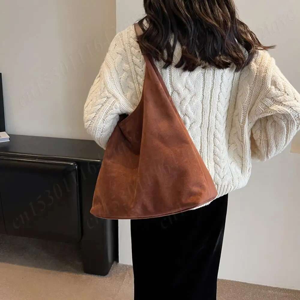 Vintage Women's Suede Shoulder Simple Tote Large Capacity Stylish Commuting Bag Solid Color Hasp Closure Handbag